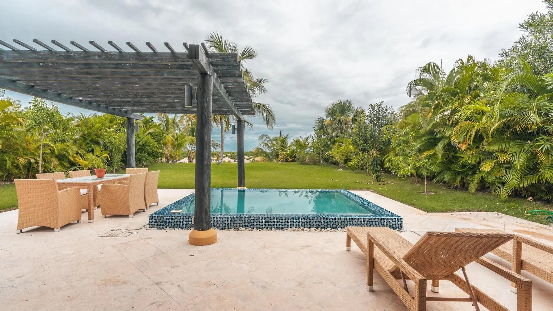 Contacten van Bungalow With Tropical Style At Cap Cana A8C